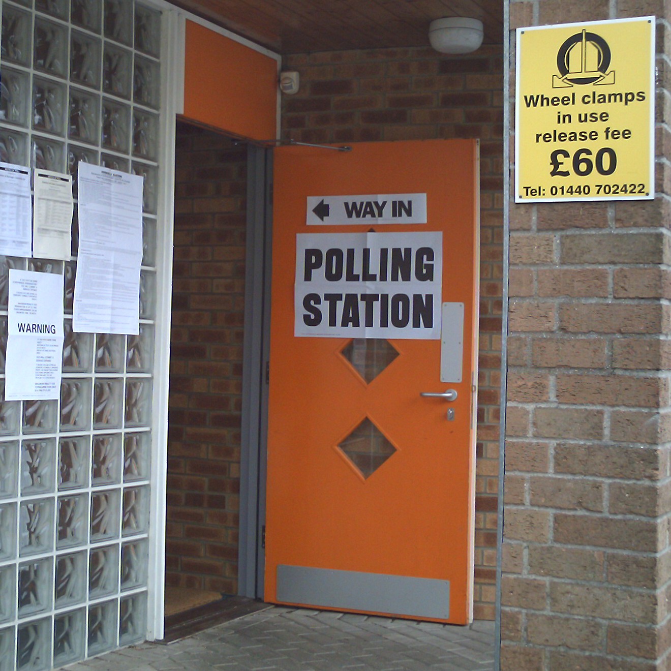 Polling_Station_in_Haverhill_2007